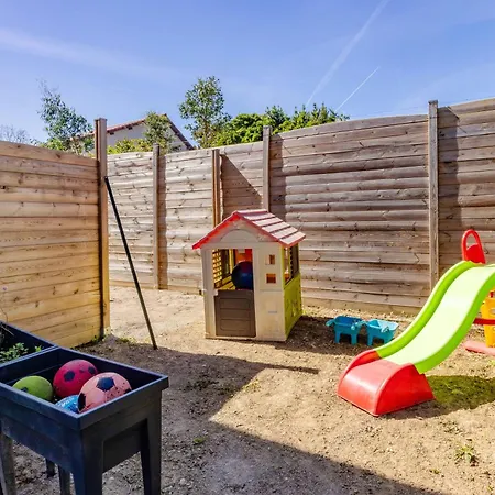 Сasa de vacaciones Maison De Confort 10 Personnes Avec Piscine Montauban