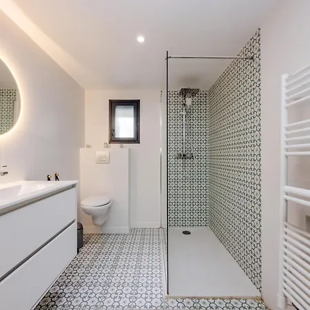 Maison De Confort 10 Personnes Avec Piscine