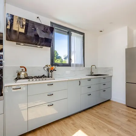 Maison De Confort 8 Personnes Avec Piscine
