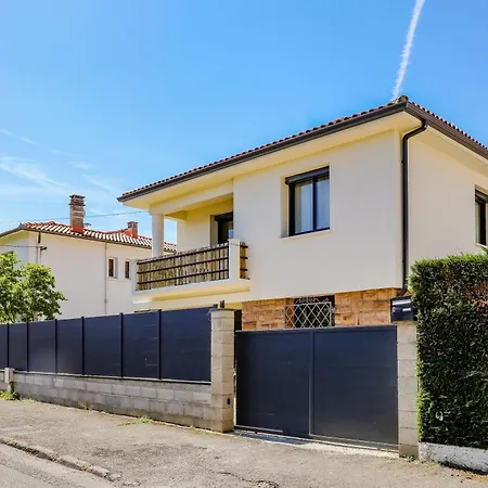 Maison De Confort 10 Personnes Avec Piscine Nyaraló Montauban