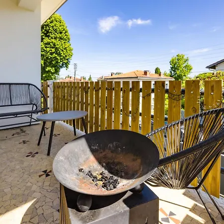 Maison De Confort 10 Personnes Avec Piscine بيت للعطل مونْتوبا