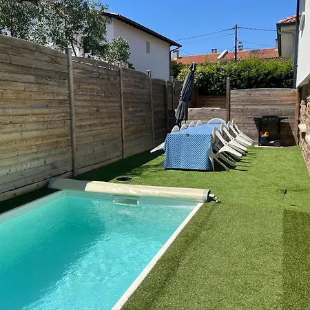 Дом отдыха Maison De Confort 8 Personnes Avec Piscine *