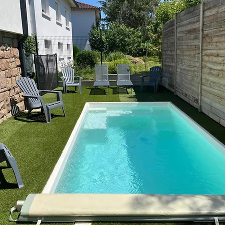 Дом отдыха Maison De Confort 8 Personnes Avec Piscine *