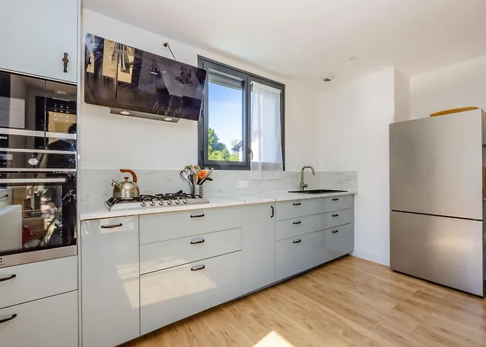 Maison De Confort 10 Personnes Avec Piscine