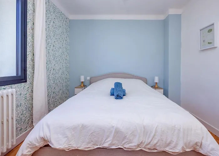 בית נופש Maison De Confort 10 Personnes Avec Piscine מונטובן