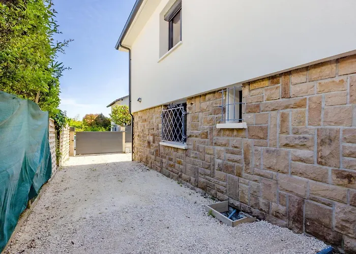 Maison De Confort 10 Personnes Avec Piscine *