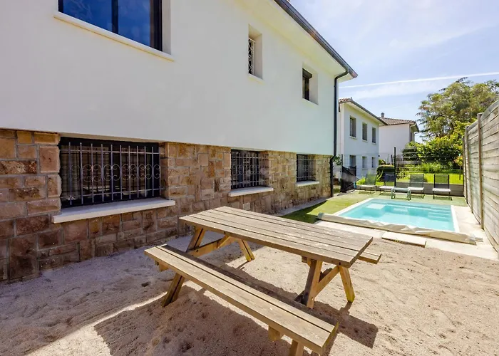 Maison De Confort 10 Personnes Avec Piscine