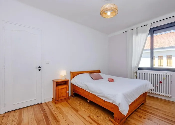 Maison De Confort 10 Personnes Avec Piscine בית נופש מונטובן