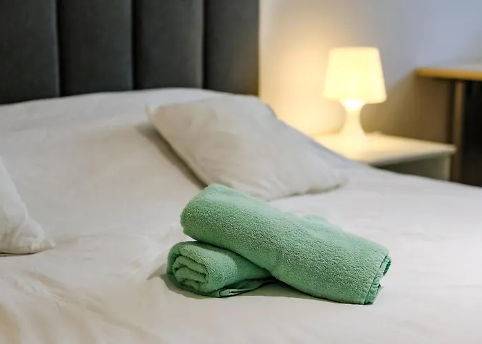 Maison De Confort 10 Personnes Avec Piscine * מונטובן