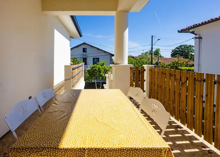 Maison De Confort 10 Personnes Avec Piscine *