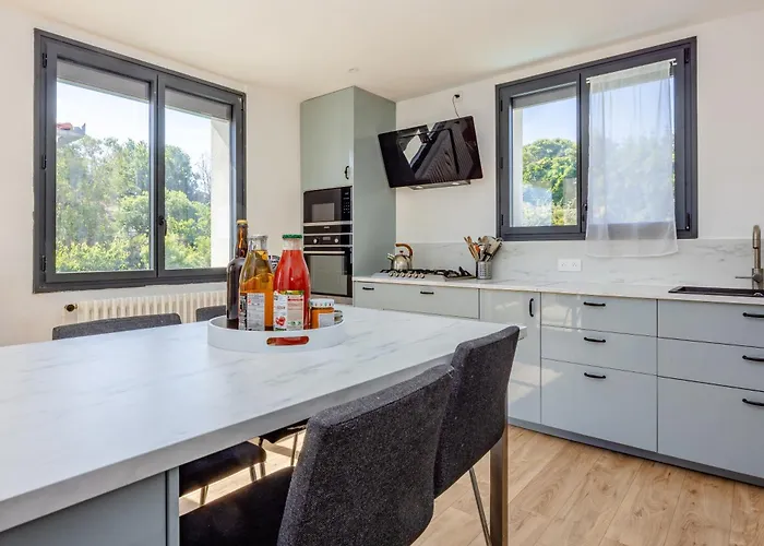 Maison De Confort 10 Personnes Avec Piscine * מונטובן