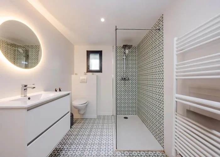 Maison De Confort 10 Personnes Avec Piscine