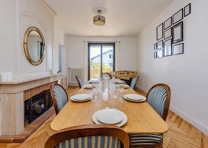 Maison De Confort 10 Personnes Avec Piscine מונטובן