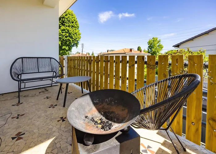 Maison De Confort 10 Personnes Avec Piscine בית נופש מונטובן